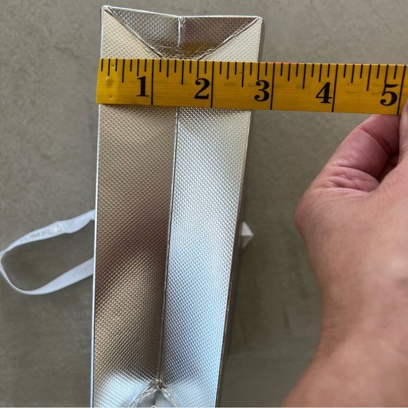 Tom‎ Ford Metallic Silver Gift Bag small - Picture 8 of 8